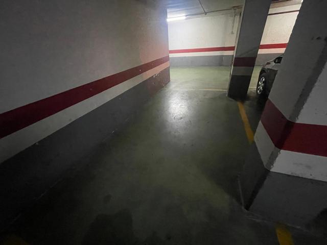 Plaza de parking mediana en Lapuyade, junto a Cuellar photo 0
