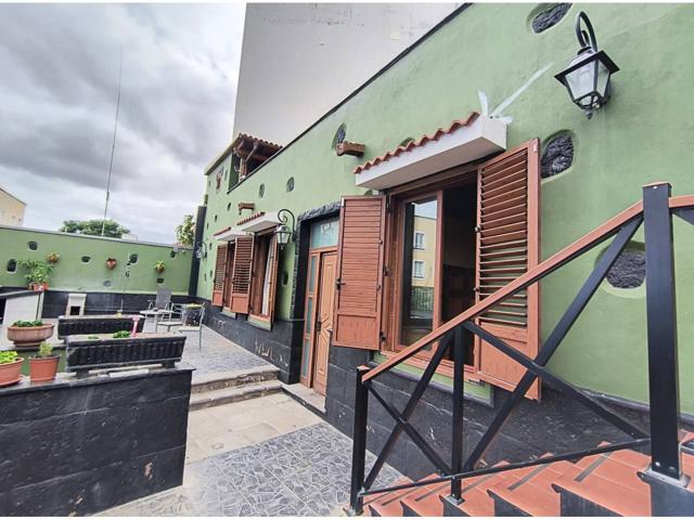 Casa en venta en Los Realejos photo 0