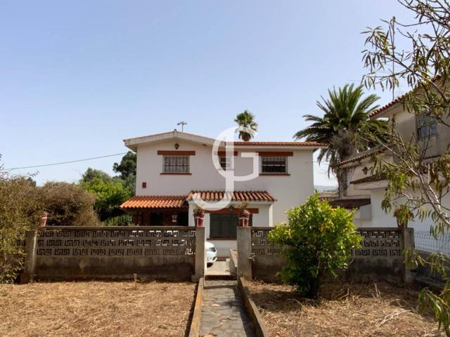 2876 m2 - Solar urbano con varias construcciones en La Laguna photo 0