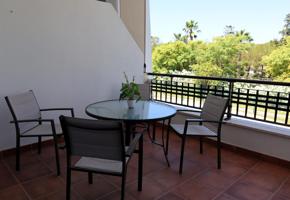 ¡Apartamento moderno con terraza, piscina y garaje a pasos del mar! 🏖️✨ photo 0