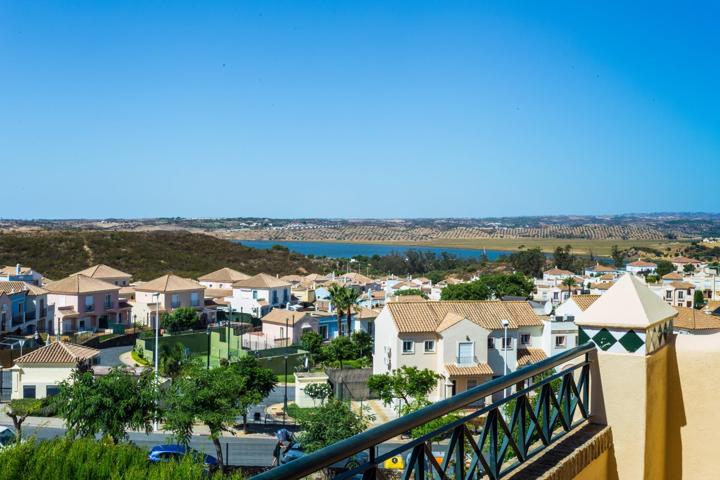 Gran adosado con jardín, terraza y vistas espectaculares en Costa Esuri, Ayamonte (Huelva) photo 0