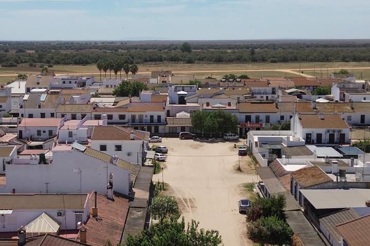 Entre marismas y tradición, tu hogar en El Rocío photo 0