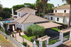 La villa que estabas esperando en Nuevo Portil photo 0