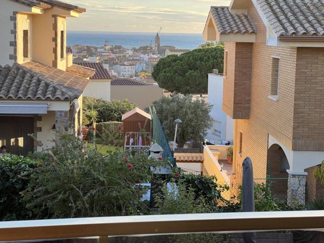 Esplèndid Pis de 75m2 Útils amb 2 Habitacions, Gran Terrassa i Piscina Comunitària a Palamós photo 0