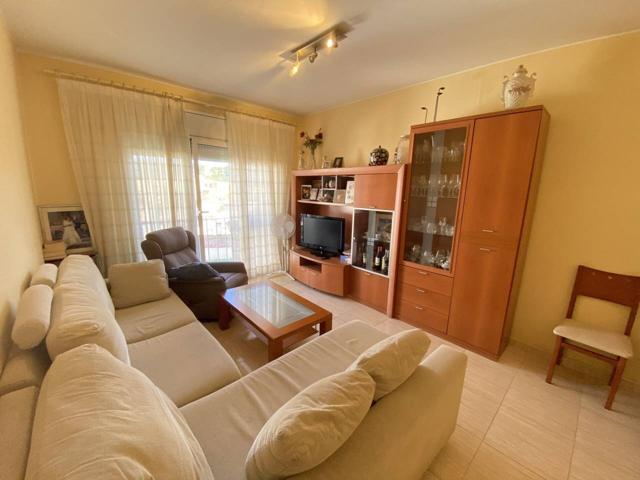 Oportunitat! Fantàstica casa de poble de 5 plantes, 234 m2 amb molt potencial, a Sant Feliu! photo 0