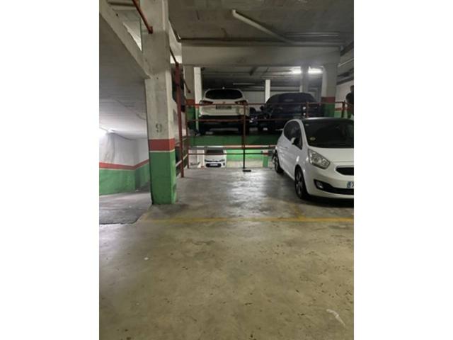 Plaza de parking de alquiler photo 0