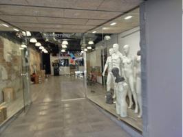 Local comercial con aparador en el centro de Terrassa photo 0