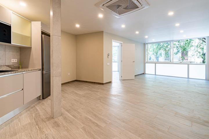 Oficina con parking totalmente reformada en alquiler, en Barcelona photo 0