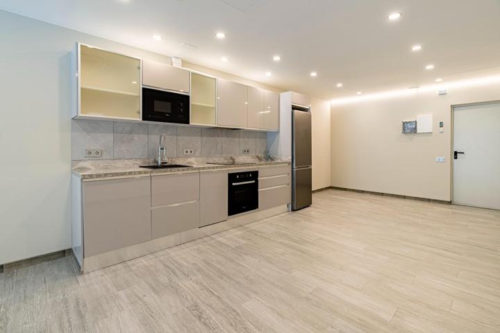 Oficina con parking totalmente reformada en alquiler, en Barcelona photo 0