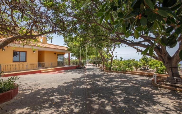 Casa - Chalet en venta en Arafo de 225 m2 photo 0