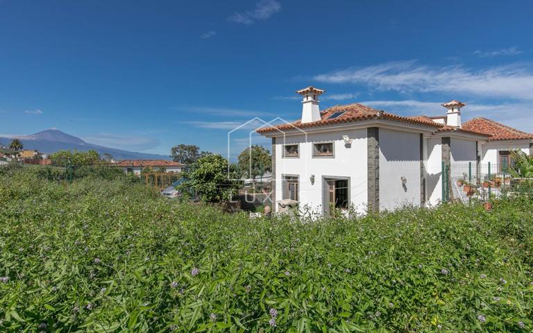 Casa - Chalet en venta en Tacoronte de 281 m2 photo 0