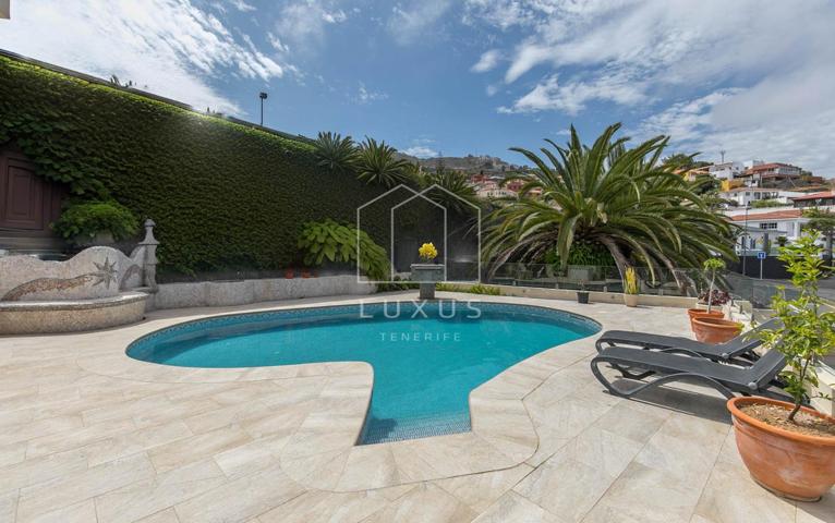 Casa - Chalet en venta en El Sauzal de 234 m2 photo 0