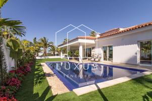 Casa - Chalet en venta en Puerto de la Cruz de 348 m2 photo 0