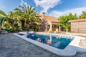 Espectacular casa unifamiliar en venta en la urbanización de Boscos de Tarragona photo 0