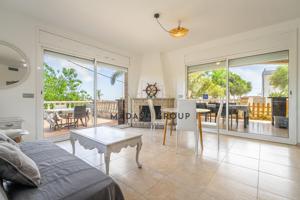 Exclusiva villa con vistas al mar, piscina privada y licencia turística en Segur de Calafell photo 0