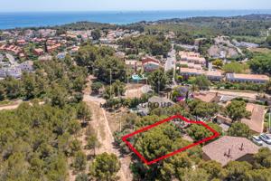 Terreno urbano en Boscos de Tarragona – 1.004 m² con vistas y todos los servicios photo 0