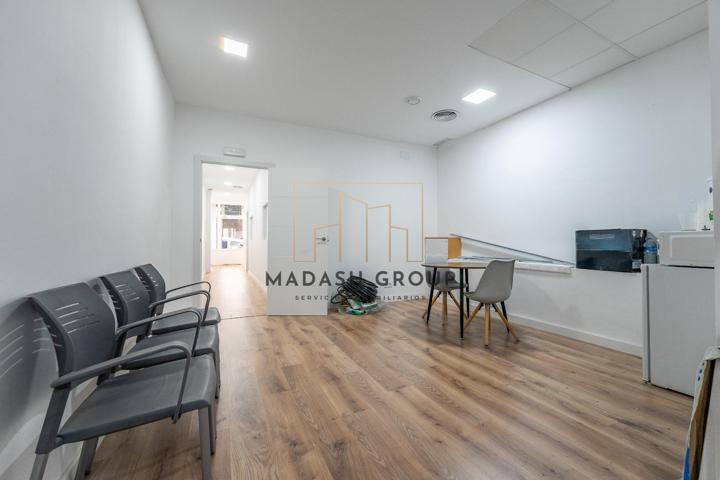 Local comercial reformado en venta en Carrer del Gas – listo para entrar y empezar a trabajar photo 0