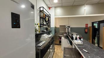 Oportunidad única: Bar de 185 m² con almacén y terraza en Avenida Carrilet, Reus photo 0