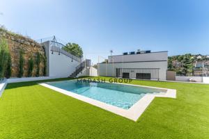 Casa en Segur de Calafell con amplia parcela, piscina y posibilidad de ascensor photo 0