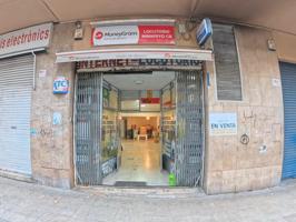 Visibilidad, espacio y ubicación perfecta para tu negocio – 95 m² con 2 aseos en Reus photo 0
