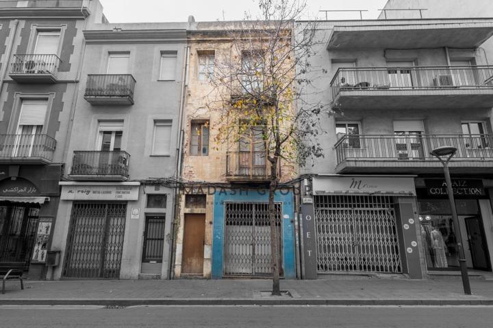 CASA ADOSADA EN AV. JAUME I — REUS photo 0