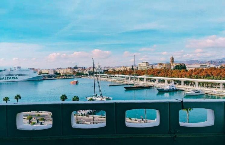 Vive el Sueño Mediterráneo: Amplio y Exclusivo Piso a Pocos Pasos de la Playa de la Malagueta photo 0