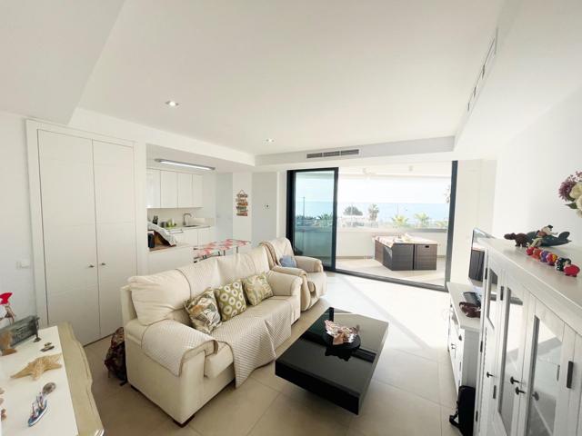 Apartamento en Venta con Vistas al Mar a Solo 50m de la Playa en Peñoncillo, Torrox Costa photo 0