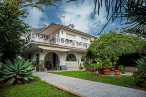 Magnífica casa independiente con piscina privada y vistas despejadas. photo 0