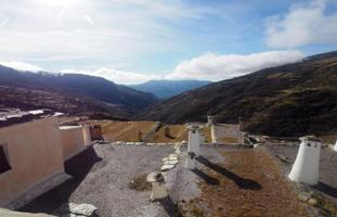 ¡Oportunidad única! Casa para reformar con gran potencial en ubicación privilegiada. photo 0