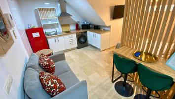 Inversión Llave en Mano: Estudio con Licencia Turística y Alta Rentabilidad en Ubicación Estratégica de Málaga photo 0