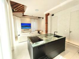 Gran propiedad con personalidad y estilo desde 1890 (Licencia Vacacional) photo 0