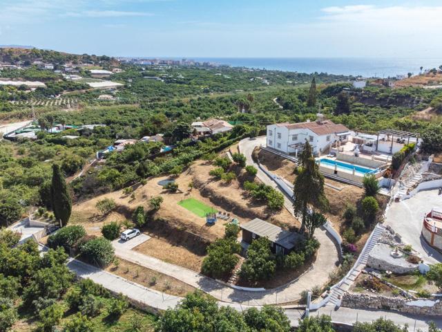 Un rincón de paraíso en Nerja con piscina privada y vistas impresionantes photo 0