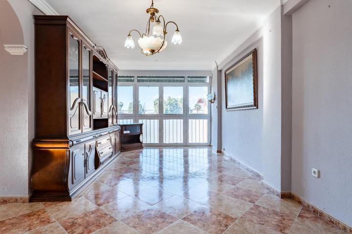 Amplio y Luminoso Piso en La Luz photo 0