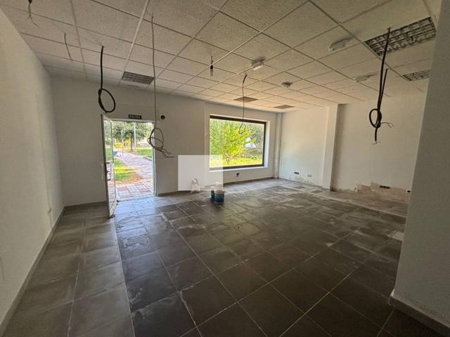 Local comercial en venta en San Jose artesano, Algeciras photo 0