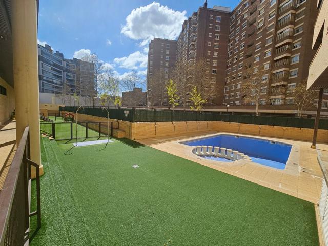 Piso En venta en Calle Las Chimeneas, 12, Arrabal - Barrio Jesus, Zaragoza photo 0