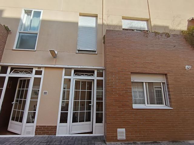 Unifamiliar Pareada En venta en Avenida De San Juan De La Peña, 30, Arrabal - Barrio Jesus, Zaragoza photo 0