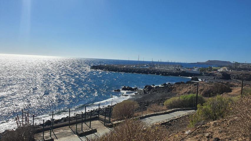 Traspaso de Restaurante en Funcionamiento en Golf Sur: Primera Línea de Playa y Gran Potencial photo 0