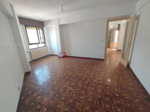 Piso En venta en Avenida Del Cid Campeador, Burgos photo 0