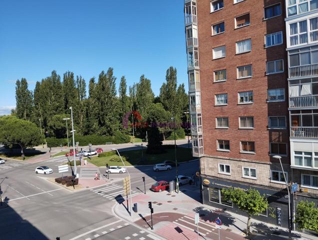 Piso En venta en Vitoria, Burgos photo 0