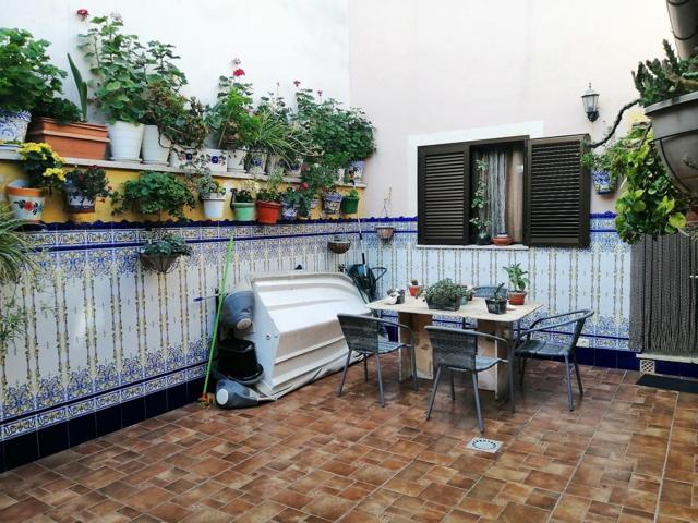 Casa de 2 plantas con patio y techo libre en Palma photo 0