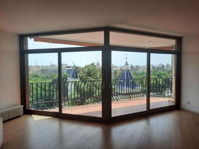 PISO EN VENTA - ZONA EXPOSICIÓ photo 0