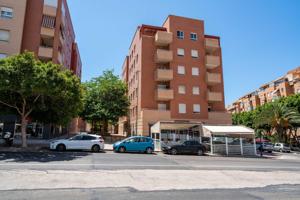 Plaza de garaje en el Barrio San Luis - Almería photo 0