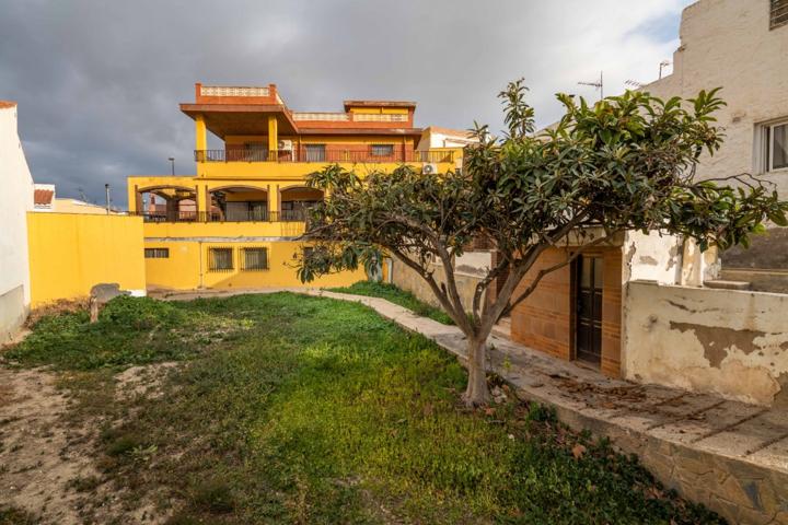 CASA CON PARCELA EN HUERCAL DE ALMERIA photo 0
