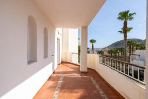 Apartamento en planta baja muy luminoso con vistas y excelente accesibilidad photo 0