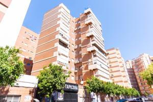 ¡Oportunidad Única! Piso Reformado en el corazón de Almería, listo para entrar a vivir photo 0