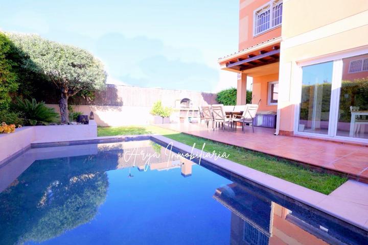 Impresionante Chalet Pareado con Piscina Privada en Soto del Henares photo 0