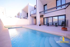 Unifamiliar Pareada En venta en Soto De Henares, Torrejon De Ardoz photo 0