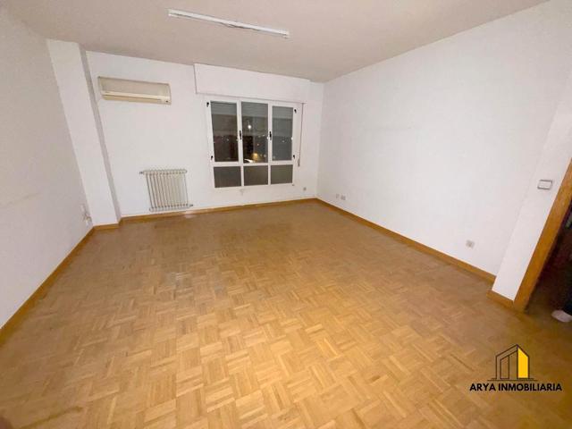 VIVIENDA EN LA ZONA DE LA CAÑADA CON PLAZA DE GARAJE photo 0