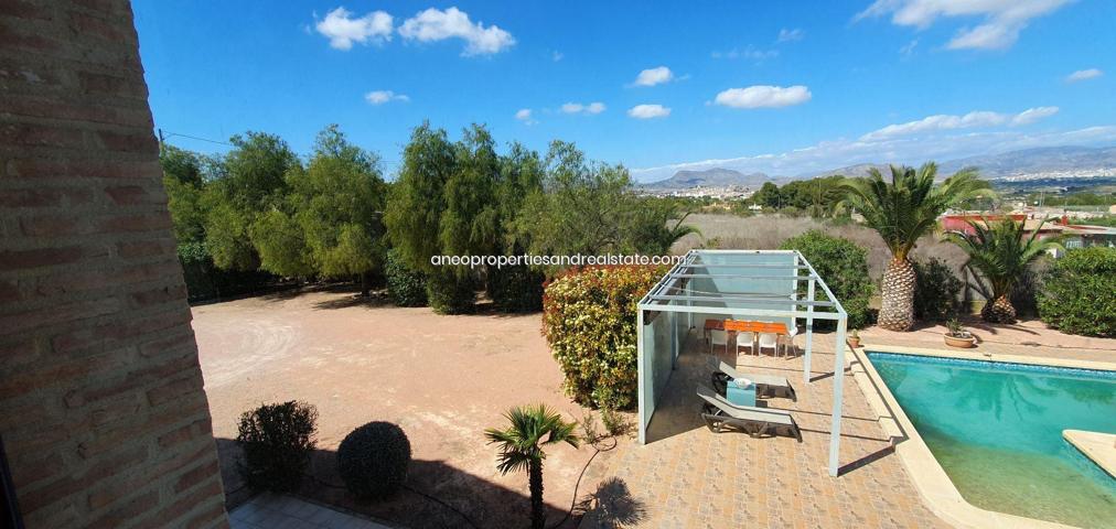 CHALET DE LUJO EN ZONA ESPECIAL A MENOS DE 30 MINUTOS DE PLAYAS, AEROPUERTOS, TRENES.... photo 0
