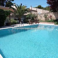 CASA GRANDE CON PISCINA Y GRANDES ESPACIOS photo 0